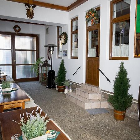 Penzion Gazdovsky Hostinec Topoľčianky エクステリア 写真