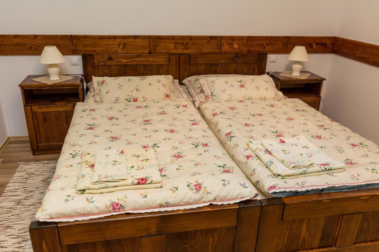 Penzion Gazdovsky Hostinec Topoľčianky エクステリア 写真