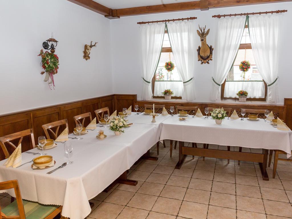Penzion Gazdovsky Hostinec Topoľčianky エクステリア 写真