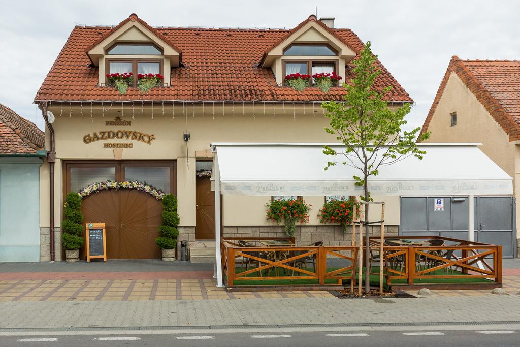 Penzion Gazdovsky Hostinec Topoľčianky エクステリア 写真